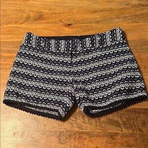The Limited Low-Rise Jacquard Shorts Size 4 Navy White Geo Pattern